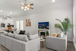 204 Blf Crk Ln, Georgetown, TX 78628 - Photo 2