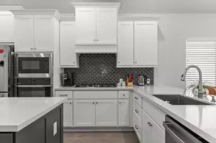 204 Blf Crk Ln, Georgetown, TX 78628 - Photo 4