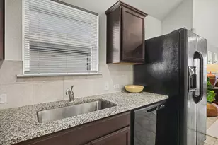 425 Spiny Lizard Ln, San Marcos, TX 78666 - Photo 6