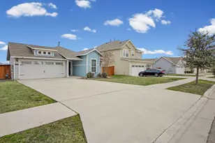 425 Spiny Lizard Ln, San Marcos, TX 78666 - Photo 2