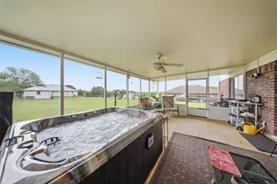 109 Morningside Cir, Hutto, TX 78634 - Photo 16