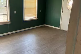 204 NW Nw 5th St, Smithville, TX 78957 - Photo 18