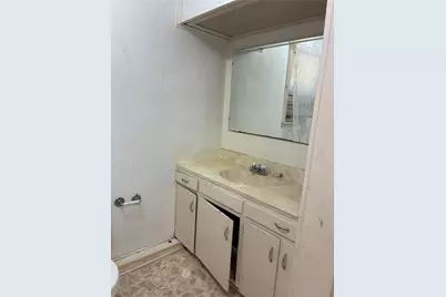 204 NW Nw 5th Street, Smithville, TX 78957 - Photo 10