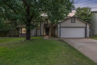 8905 Bridgewood Trail, Austin, TX 78729 - Photo 2