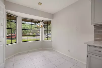 8905 Bridgewood Trail, Austin, TX 78729 - Photo 16