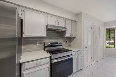8905 Bridgewood Trail, Austin, TX 78729 - Photo 14