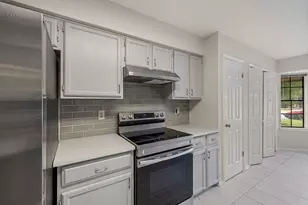 8905 Bridgewood Trail, Austin, TX 78729 - Photo 14