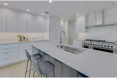 5706 Highland Hills Circle, Austin, TX 78731 - Photo 12