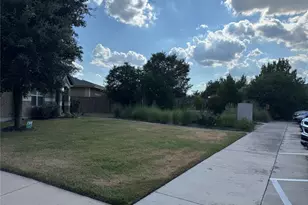 7220 Wyoming Springs Dr, Round Rock, TX 78681 - Photo 4