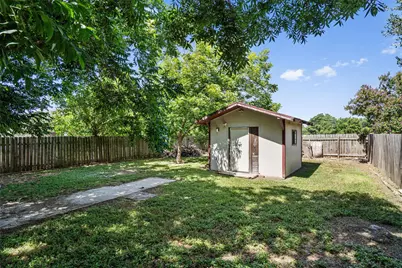 2307 Davis Street, Taylor, TX 76574 - Photo 32