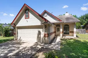 2307 Davis St, Taylor, TX 76574 - Photo 4