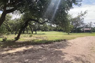 1050 Harmon Hills Rd, Dripping Springs, TX 78620 - Photo 2