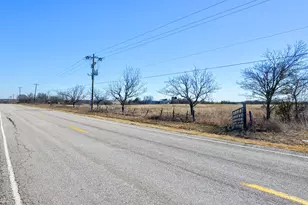 1015 E Main St, Troy, TX 76579 - Photo 2