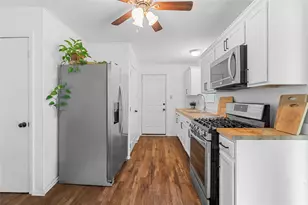 617 Johnson St, Bertram, TX 78605 - Photo 10