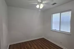 103 Hummingbird Ct, Cedar Creek, TX 78612 - Photo 8