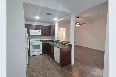 103 Hummingbird Court, Cedar Creek, TX 78612 - Photo 4