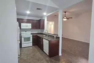 103 Hummingbird Ct, Cedar Creek, TX 78612 - Photo 4