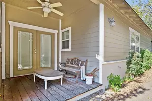 910 E 51st St, Austin, TX 78751 - Photo 2