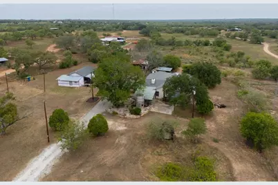 4598 State Highway 173 N, Devine, TX 78016 - Photo 36