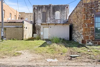 523 E Davis Street E #523, Luling, TX 78648 - Photo 22