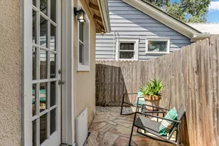 1110 W 22nd St, Austin, TX 78705 - Photo 2