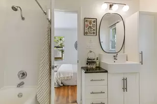 1110 W 22nd St, Austin, TX 78705 - Photo 8