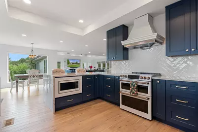 105 Stonegate Lane, Dripping Springs, TX 78620 - Photo 10