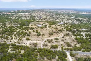 21418 Kathy Ln, Spicewood, TX 78669 - Photo 30