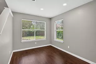 7601 Windrush Dr, Austin, TX 78729 - Photo 10