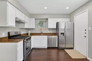 7601 Windrush Dr, Austin, TX 78729 - Photo 16