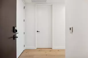 610 Davis St, Austin, TX 78701 - Photo 2