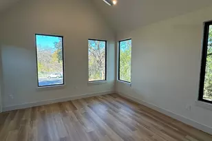 1131 Walton Ln, Austin, TX 78721 - Photo 8