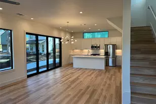 1131 Walton Ln, Austin, TX 78721 - Photo 2