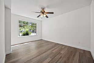 2206 Canvas Back Dr, Taylor, TX 76574 - Photo 2
