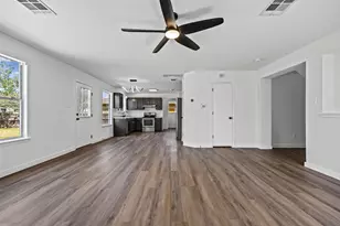 2206 Canvas Back Dr, Taylor, TX 76574 - Photo 6