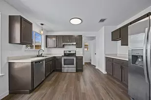 2206 Canvas Back Dr, Taylor, TX 76574 - Photo 8