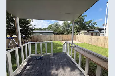 1207 Pine Street, Bastrop, TX 78602 - Photo 2