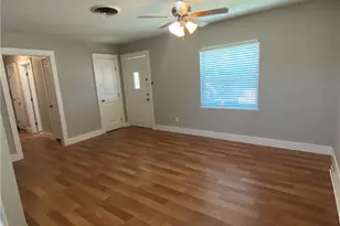 102 E Live Oak St, Hutto, TX 78634 - Photo 6