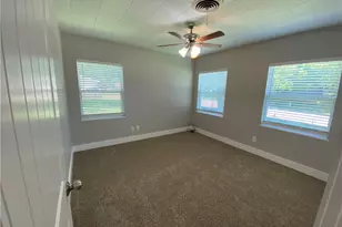 102 E Live Oak St, Hutto, TX 78634 - Photo 10
