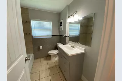 102 E Live Oak Street, Hutto, TX 78634 - Photo 8