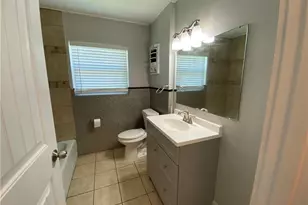 102 E Live Oak St, Hutto, TX 78634 - Photo 8