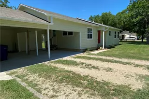 102 E Live Oak St, Hutto, TX 78634 - Photo 1