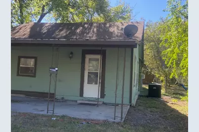 523 S Rio Grande Street, Lockhart, TX 78644 - Photo 2