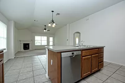 319 Lone Star Boulevard, Hutto, TX 78634 - Photo 10