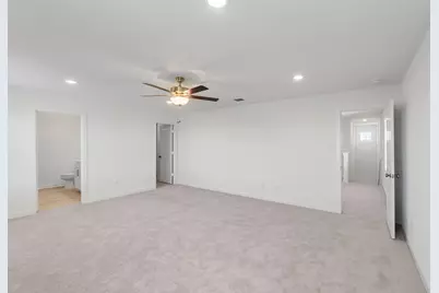 203 Green Berets Bend, Jarrell, TX 76537 - Photo 14