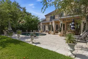17 Hedgebrook Way, The Hills, TX 78738 - Photo 32