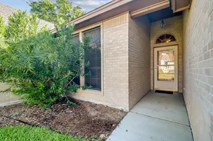 216 Meadow Brook Dr, Fredericksburg, TX 78624 - Photo 2