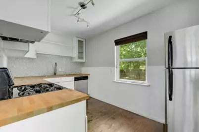 907 E 56th Street, Austin, TX 78751 - Photo 8