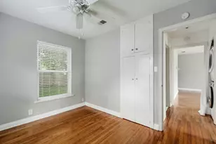 907 E 56th St, Austin, TX 78751 - Photo 14