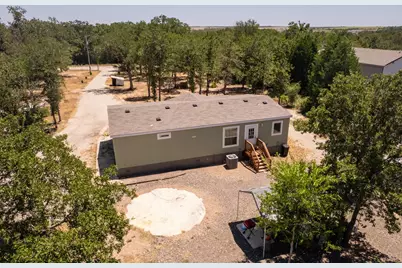 1039 Trailside Drive, Elgin, TX 78621 - Photo 24